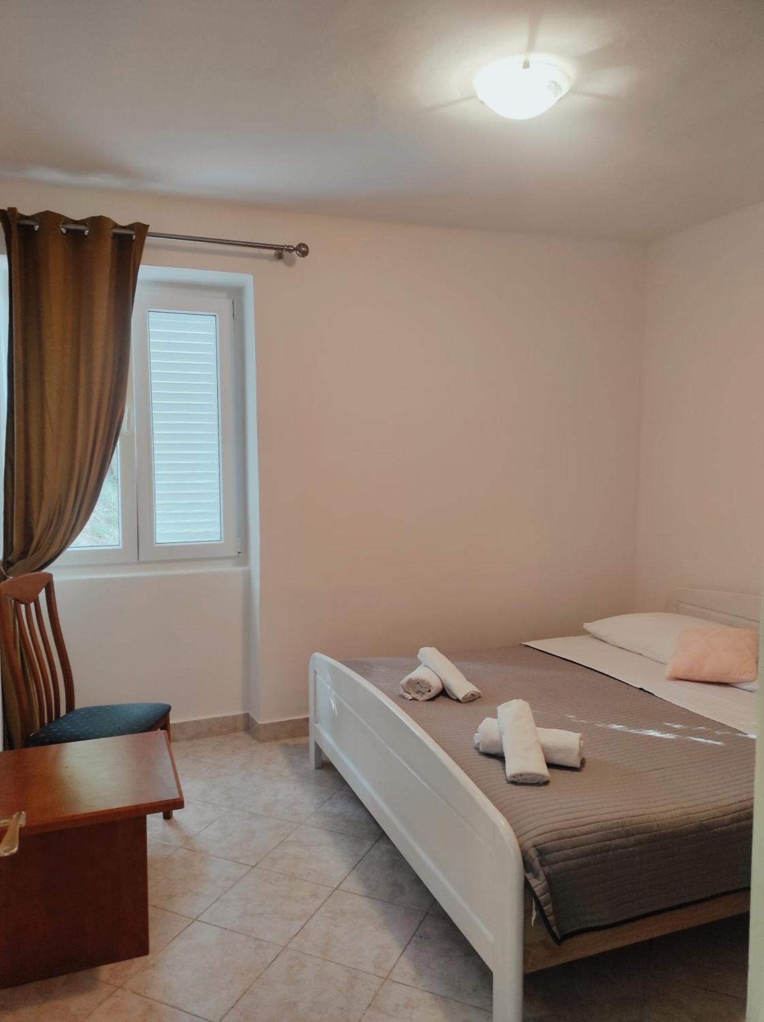 Apartman Daniel With Free Parking Mundanije ภายนอก รูปภาพ