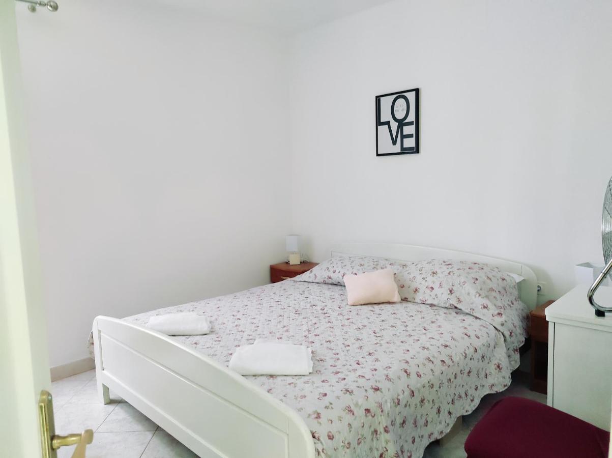Apartman Daniel With Free Parking Mundanije ภายนอก รูปภาพ