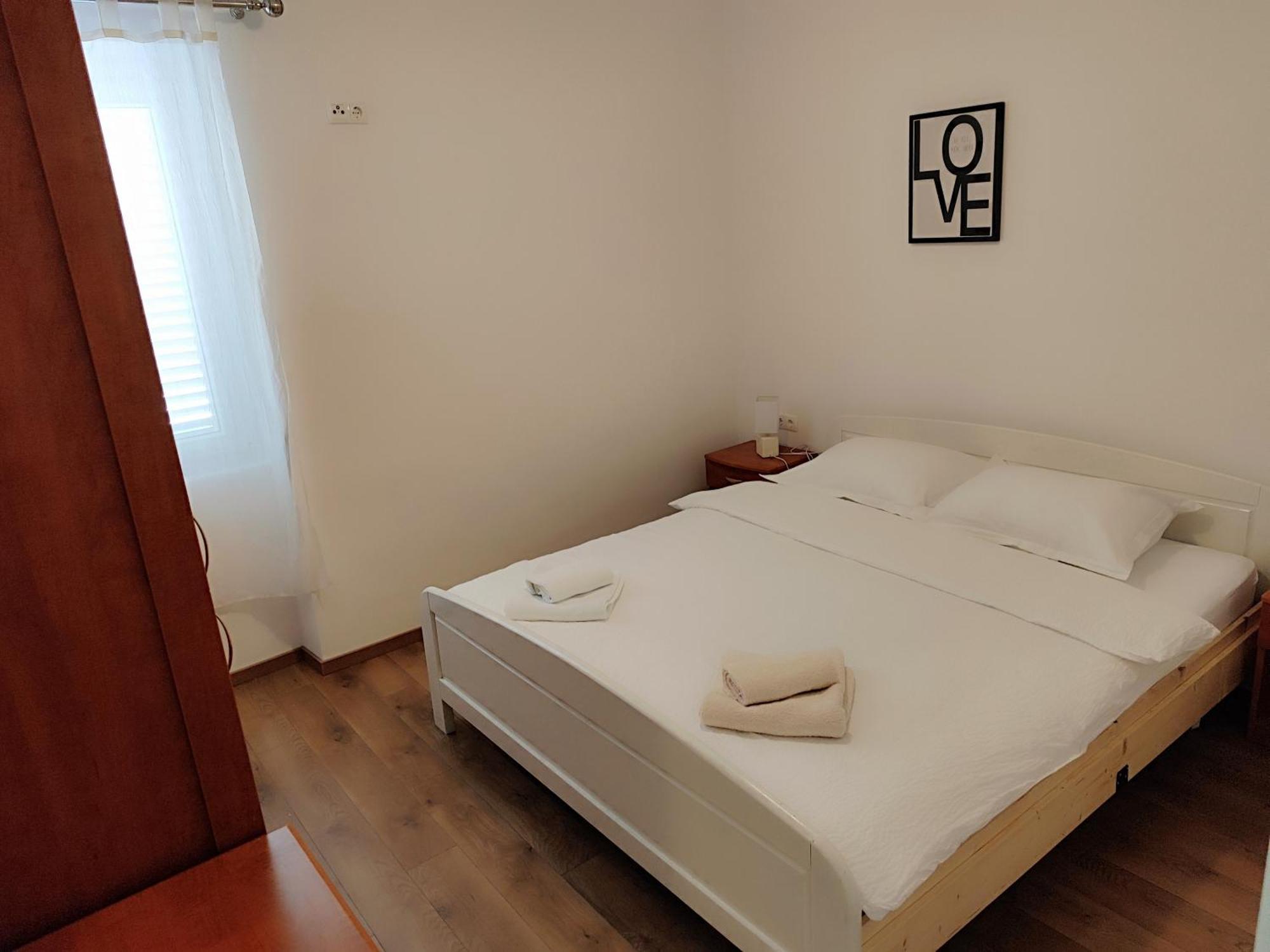 Apartman Daniel With Free Parking Mundanije ภายนอก รูปภาพ