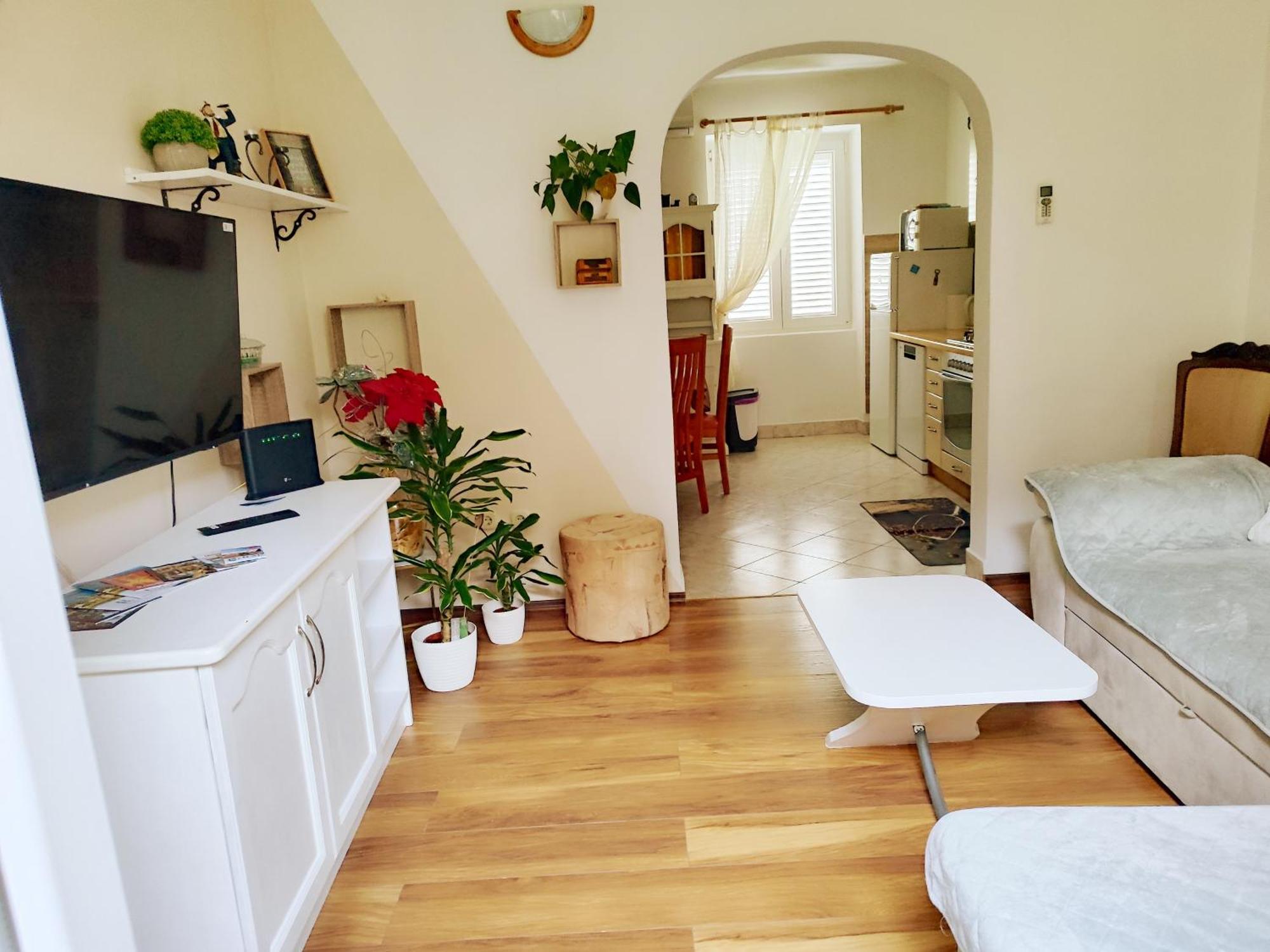 Apartman Daniel With Free Parking Mundanije ภายนอก รูปภาพ